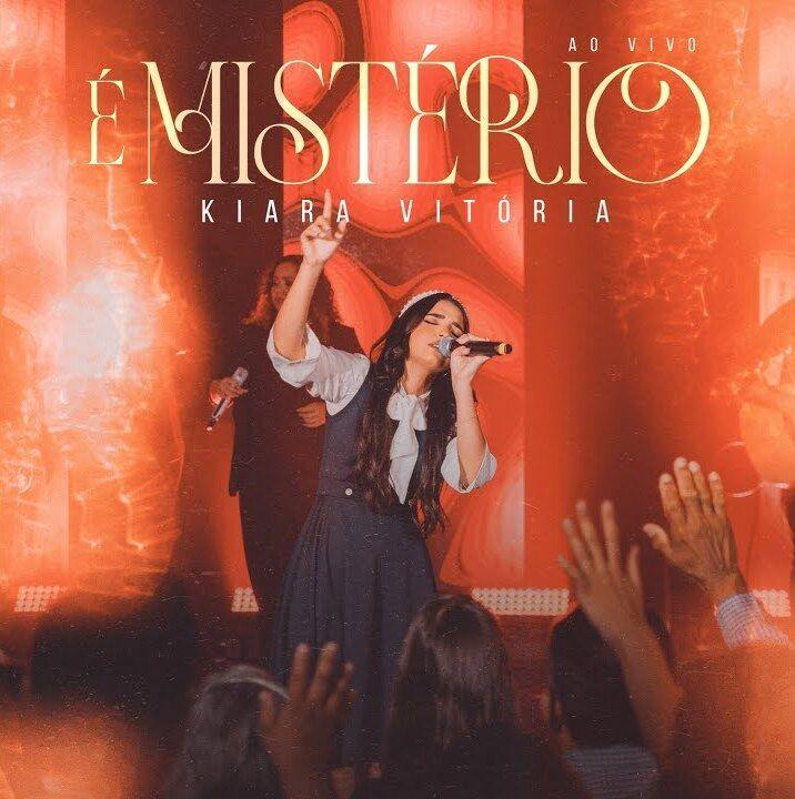 Capa do álbum "É Mistério ", de Kiara Vitória