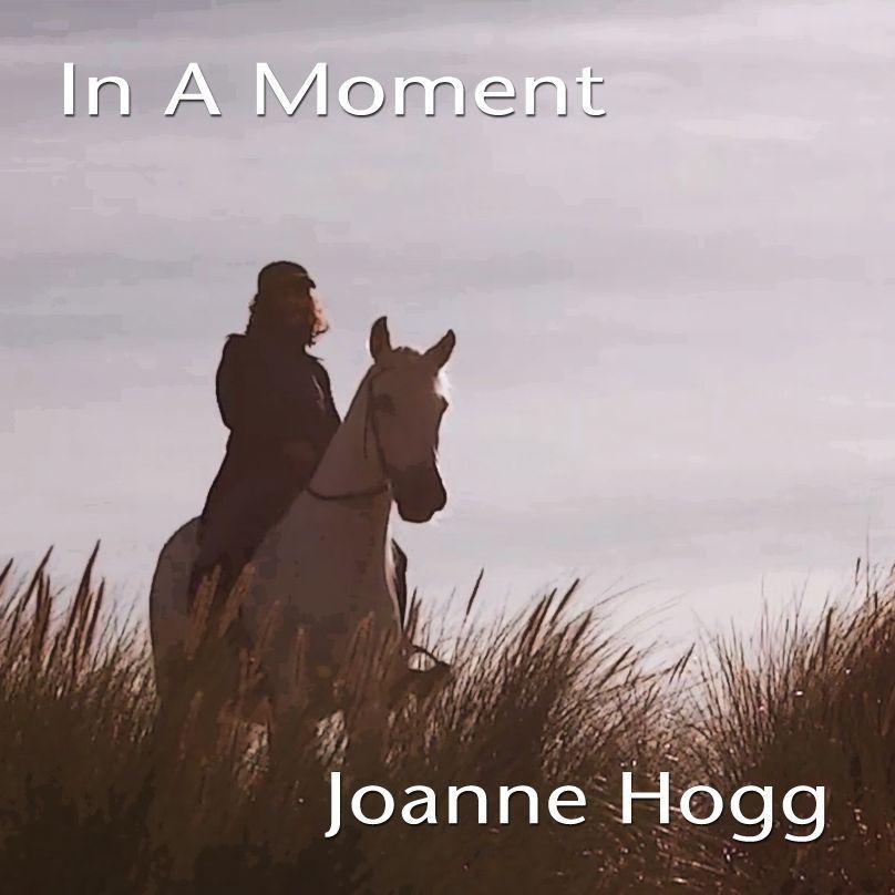 Portada de Álbum "In A Moment", de Joanne Hogg