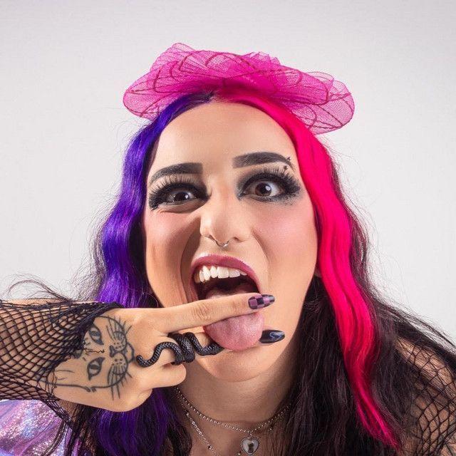 Portada del álbum "Viciado Em Mentir", de Ariah