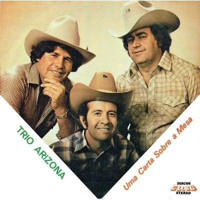Portada de Álbum "Uma Carta Sobre a Mesa", de Trio Arizona
