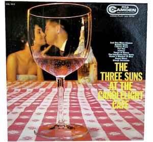 Capa do Álbum "At The Candlelight Cafe", de The Three Suns