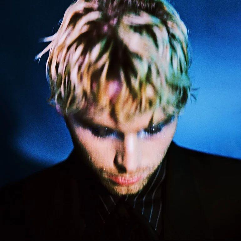 Portada de Sencillo/EP "Close My Eyes", de Luke Hemmings