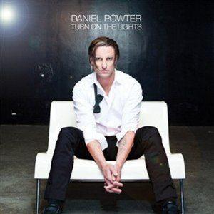 Portada de Álbum "Turn On The Lights", de Daniel Powter