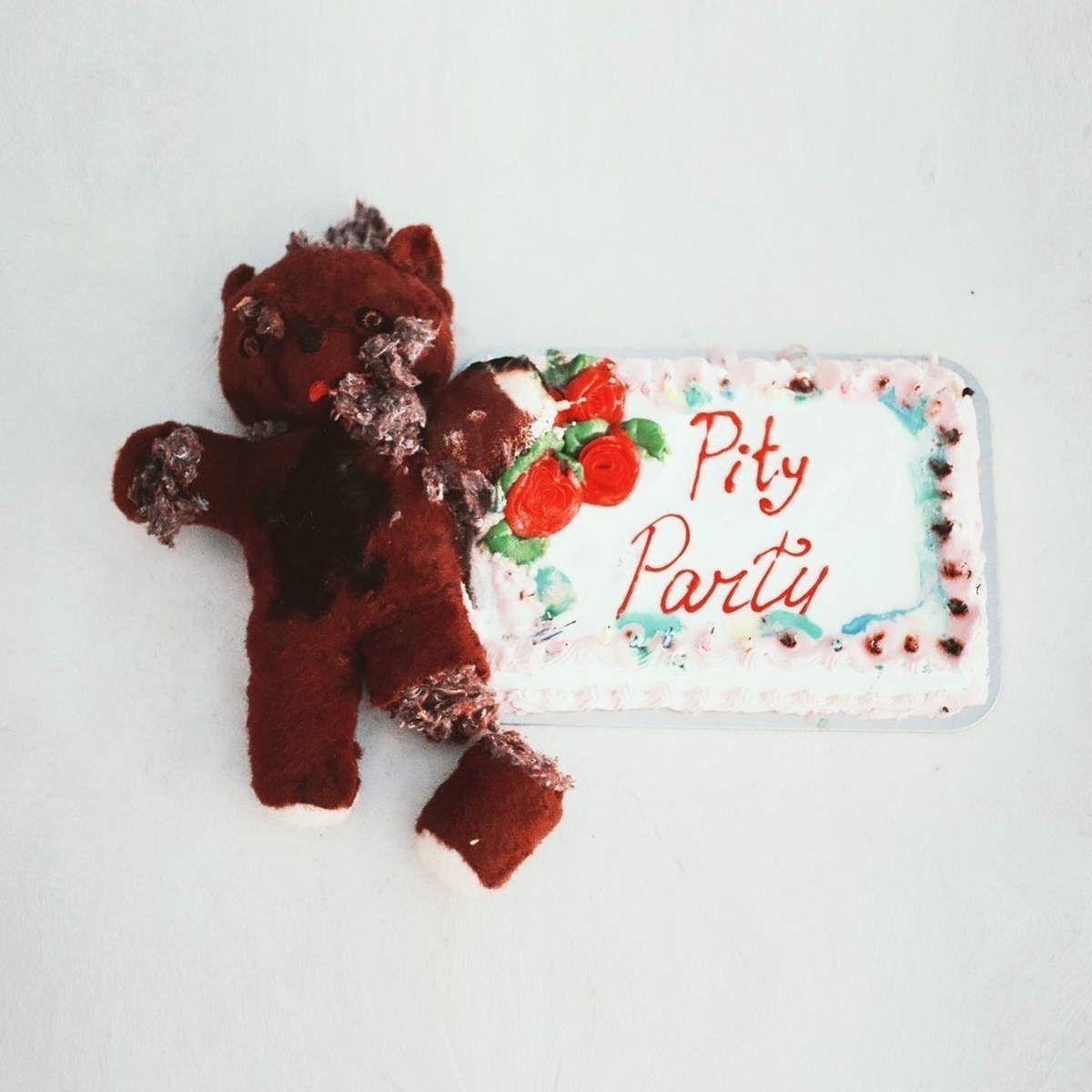 Capa do Single/EP "Pity Party", de Melanie Martinez