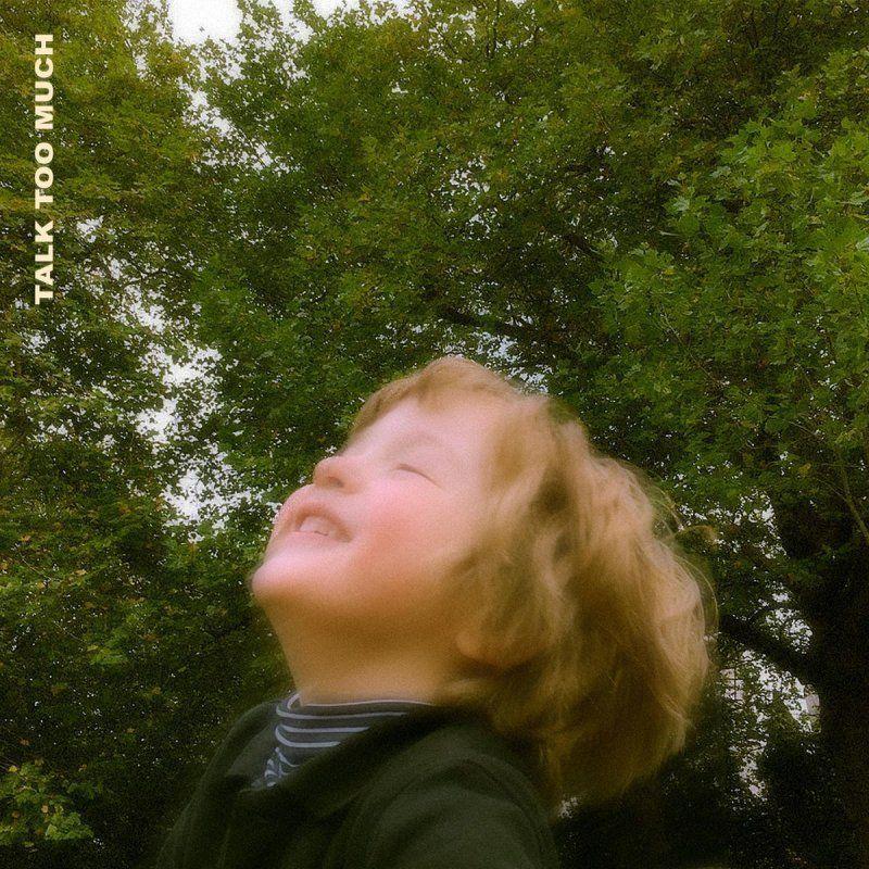 Capa do Álbum "Talk Too Much", de Carmen