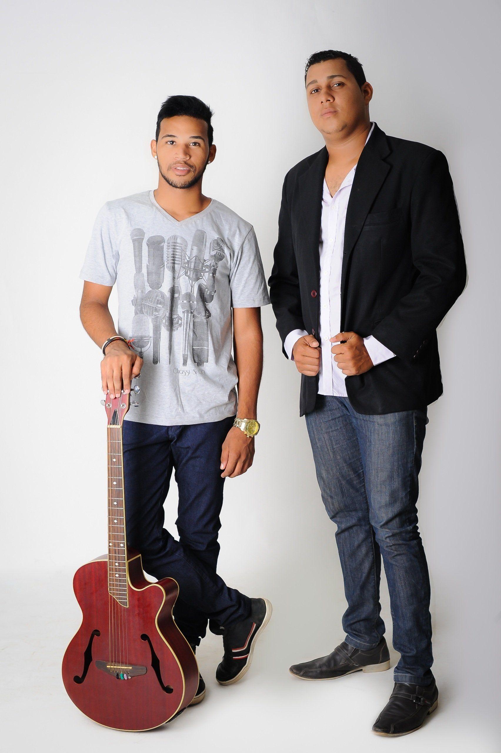 Portada de Álbum "Amizade Colorida", de João Fhelipe & Geadson