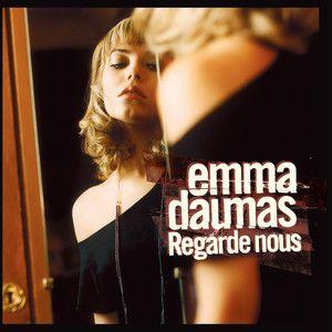 Capa do álbum "Regarde Nous", de Emma Daumas