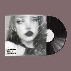 Portada de Álbum "Crown", de Julya Damiene