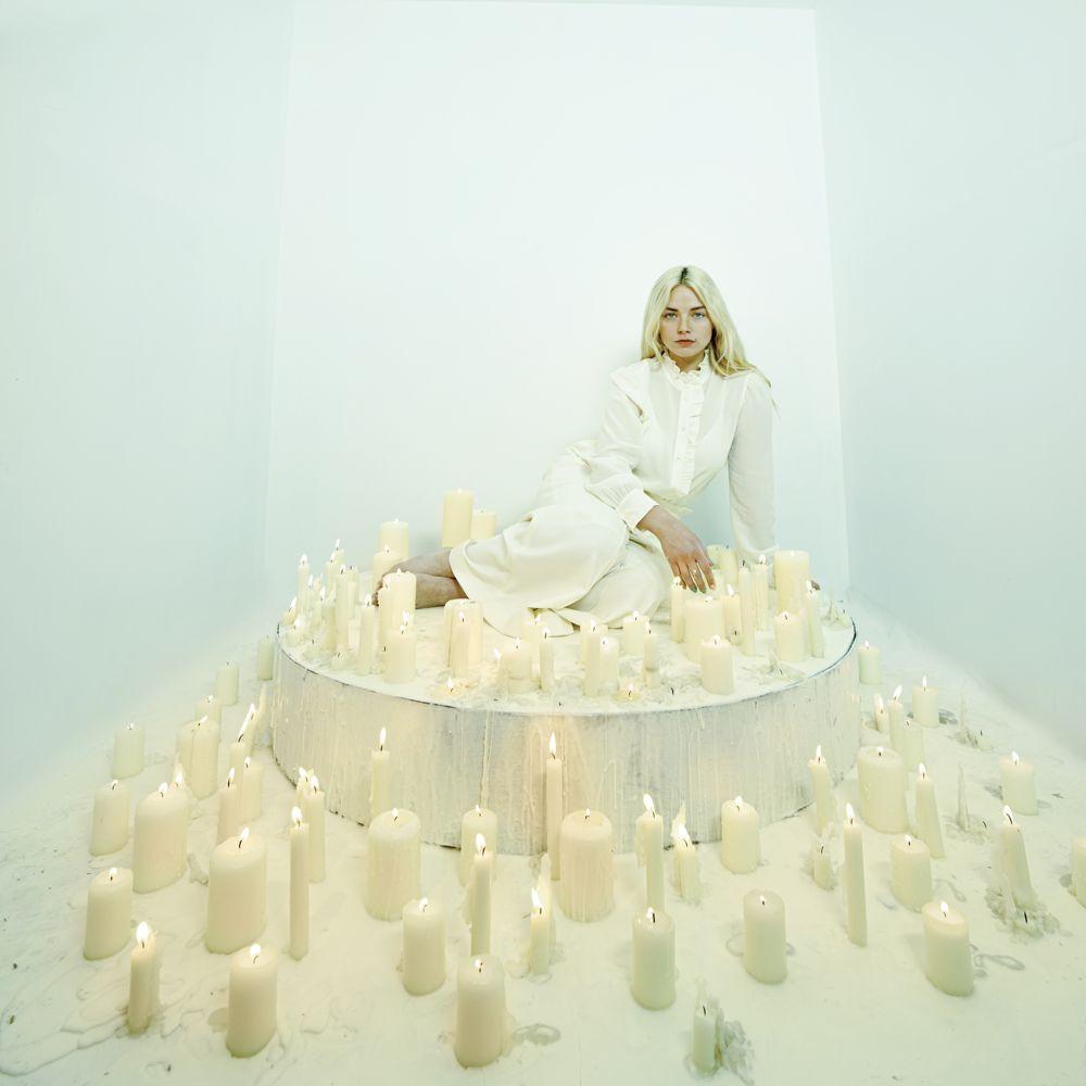 Capa do álbum "When I'm Older", de Ashe