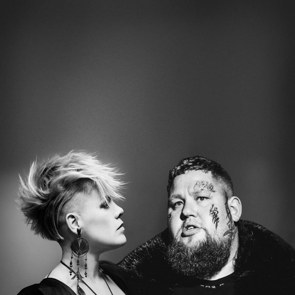 Capa do álbum "Anywhere Away From Here", de P!nk