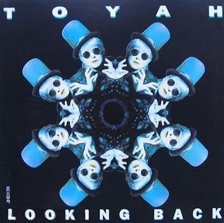 Capa do Álbum "Looking Back", de Toyah