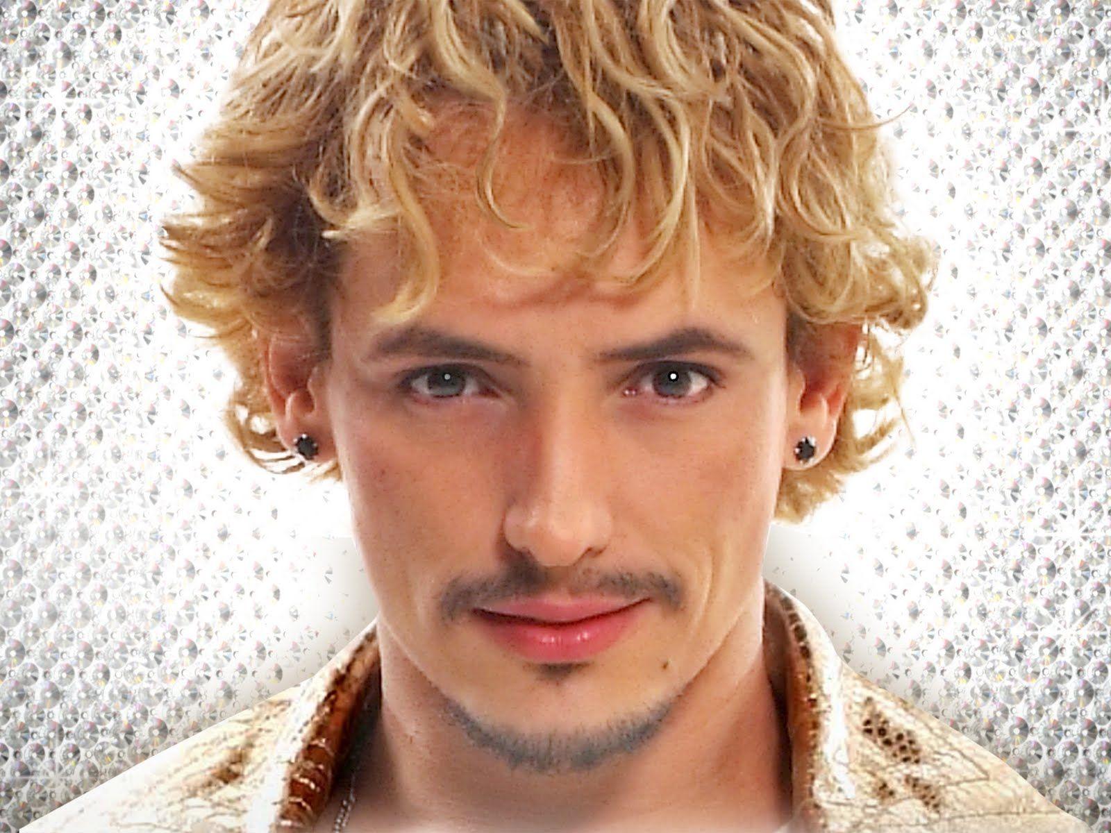 Portada de Álbum "Ricky Vallen", de Ricky Vallen