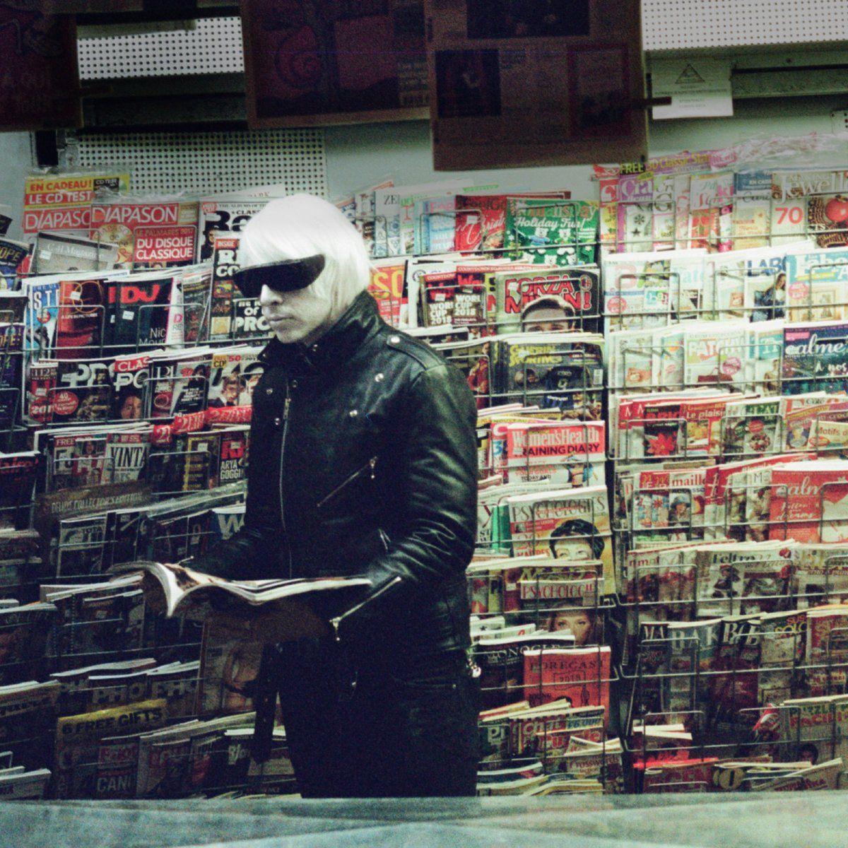 Portada de Álbum "Modern Mirror", de Drab Majesty