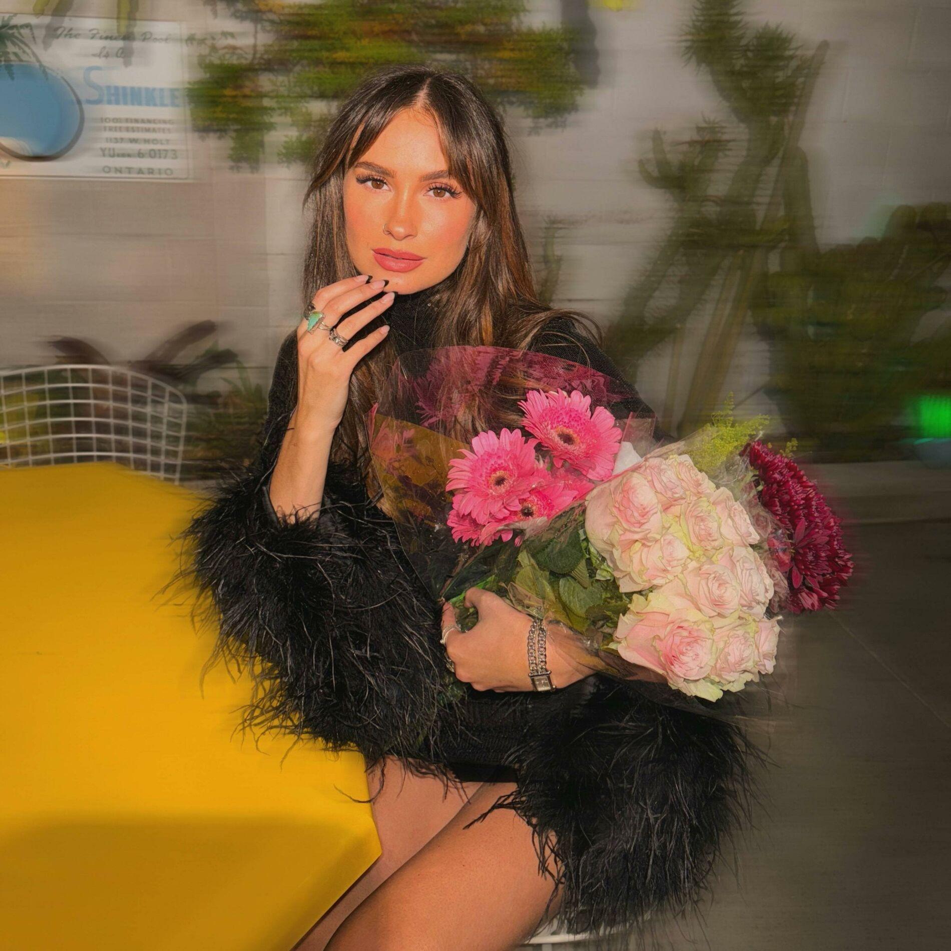 Capa do Single/EP "dead to me", de Ellee Duke