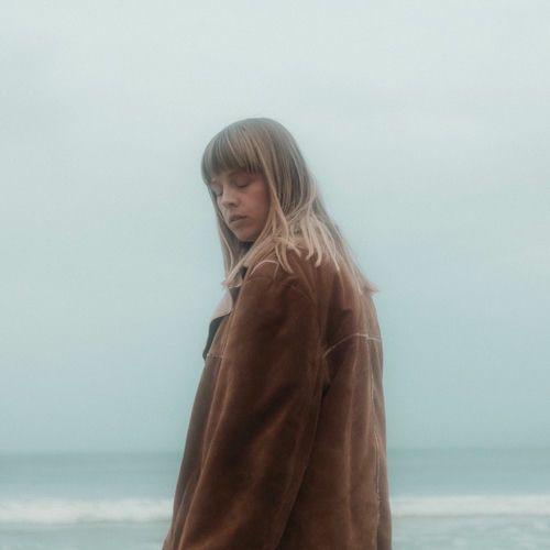 Portada de Sencillo/EP "Light As A Hallelujah", de Marianne Engebresten