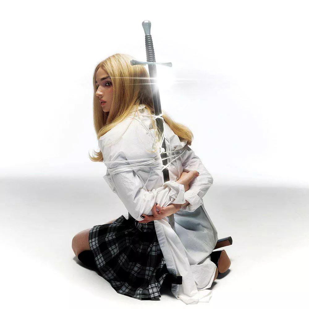 Capa do álbum "Knockoff", de Poppy