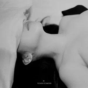 Capa do álbum "Unkind", de Yeseo