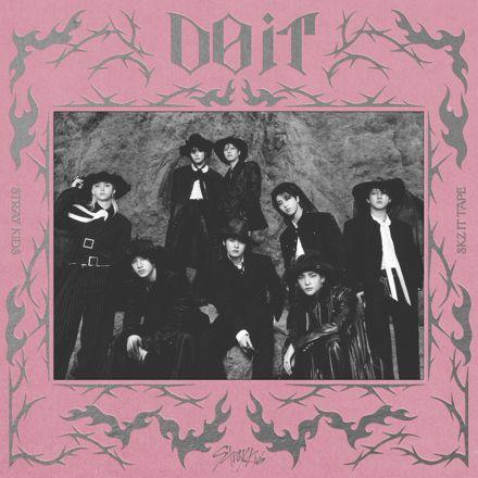 Capa do álbum "DO IT", de Stray Kids