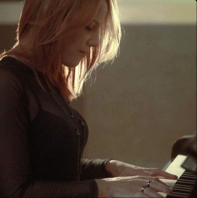 Portada de Sencillo/EP "Flua Em Mim", de Mony Motta