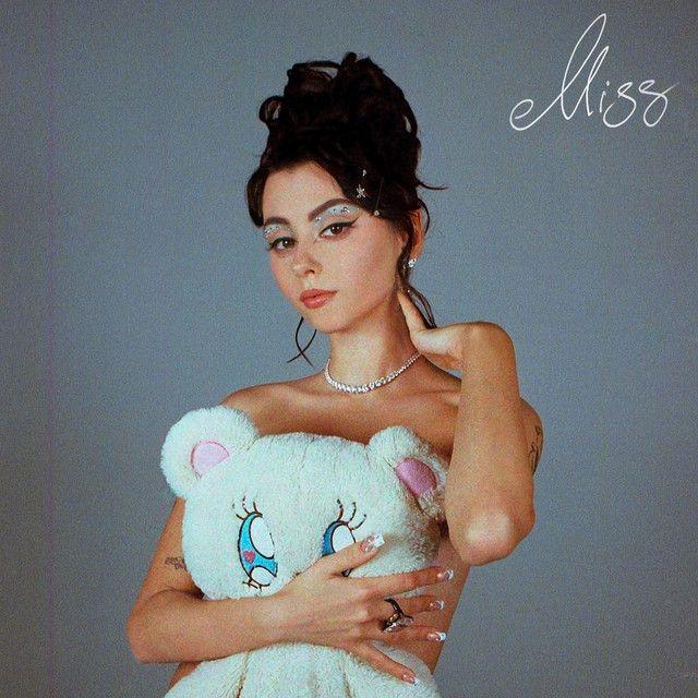 Capa do Álbum "MISS", de Дора (Dora)