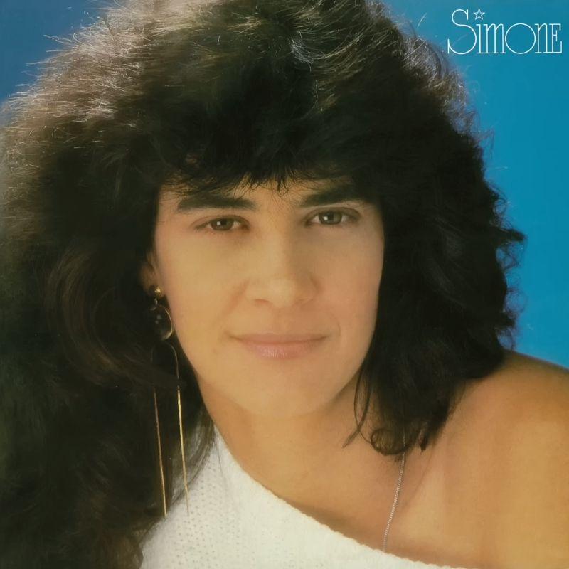 Portada del álbum "Amor e Paixão", de Simone