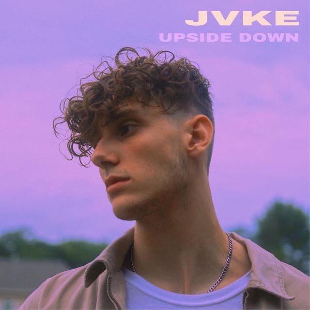 Capa do álbum "Upside Down", de JVKE