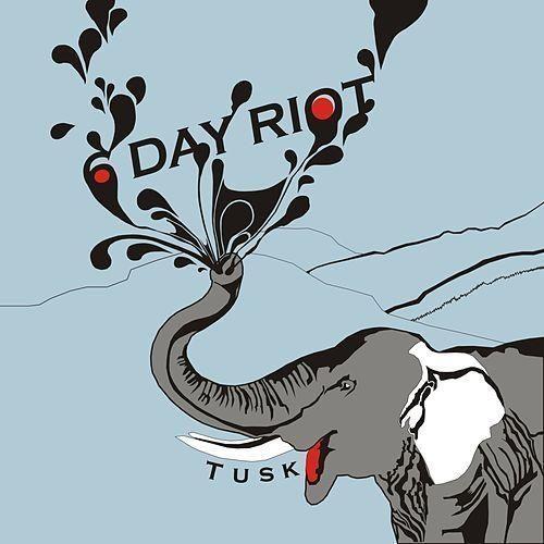 Portada de Álbum "Tusk", de 6 Day Riot
