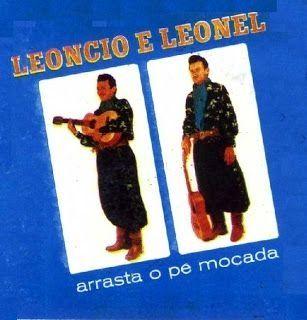 Capa do álbum "Arrasta o Pé Moçada", de Leôncio e Leonel