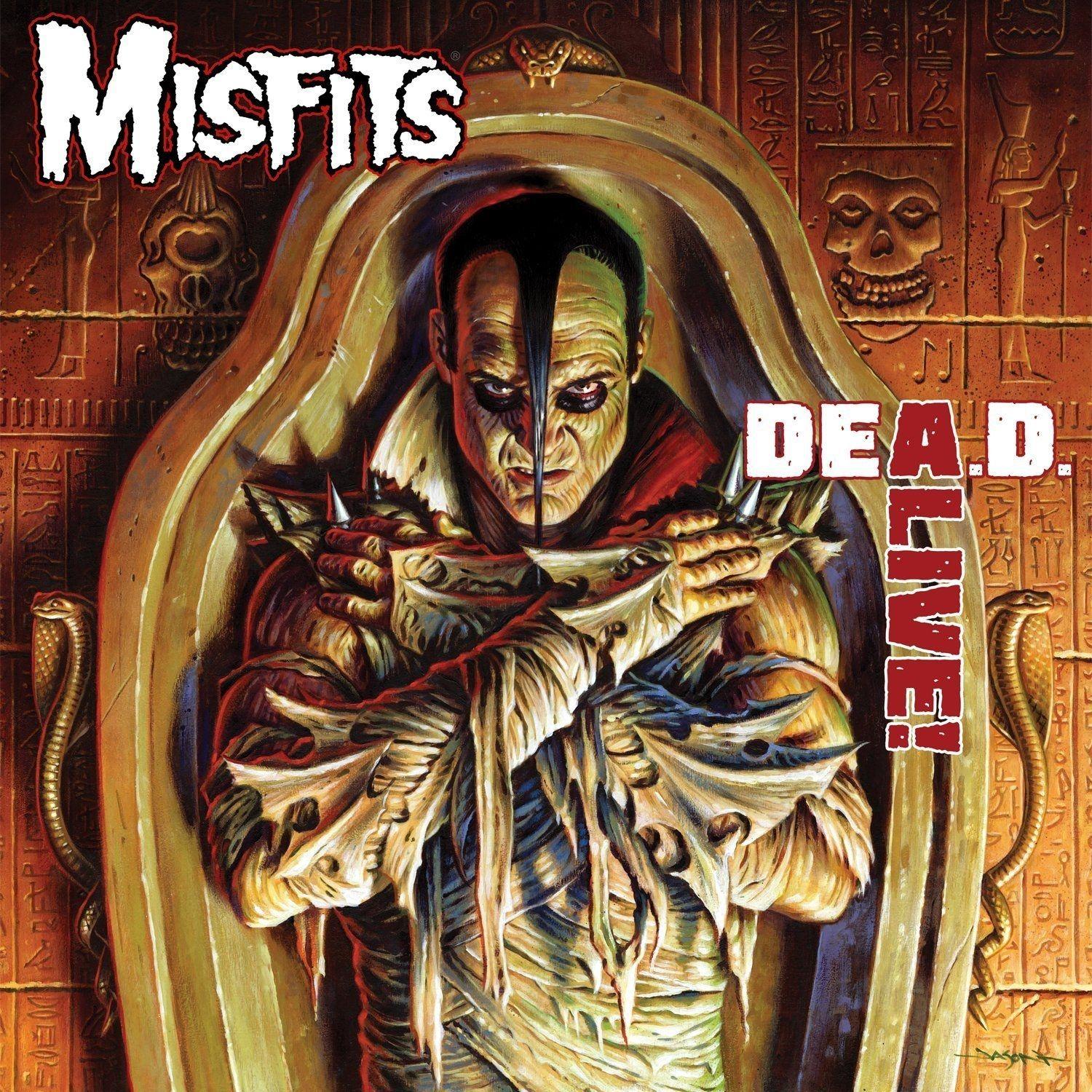 Capa do Álbum "DEA.D. Alive!", de Misfits