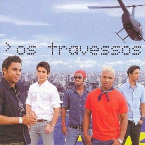 Capa do álbum "Distância", de Os Travessos