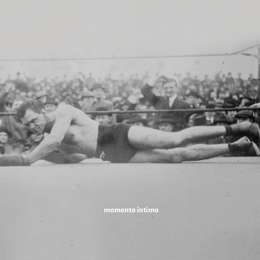 Portada de Álbum "Momento Íntimo", de Porcas Borboletas