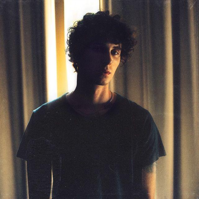 Portada de Sencillo/EP "Kiss My Scars", de August Royals