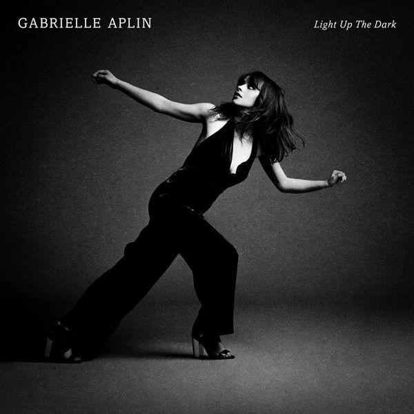 Portada de Álbum "Light Up The Dark (Deluxe Edition)", de Gabrielle Aplin