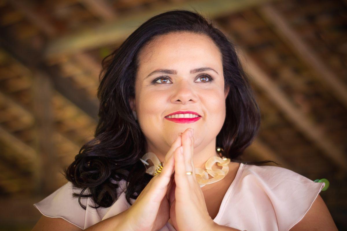 Portada de Álbum "Ele é Jesus", de Solange Sales