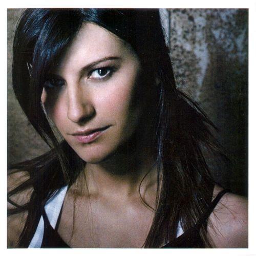 Portada del álbum "Escucha", de Laura Pausini
