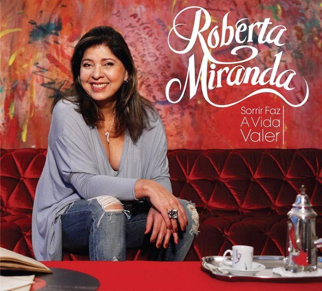 Portada de Álbum "Sorrir Faz a Vida Valer", de Roberta Miranda