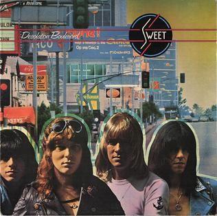 Capa do Álbum "Desolation Boulevard", de Sweet