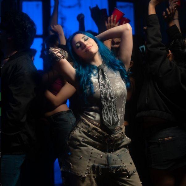 Capa do Single/EP "REPLAY", de ADOLLZ