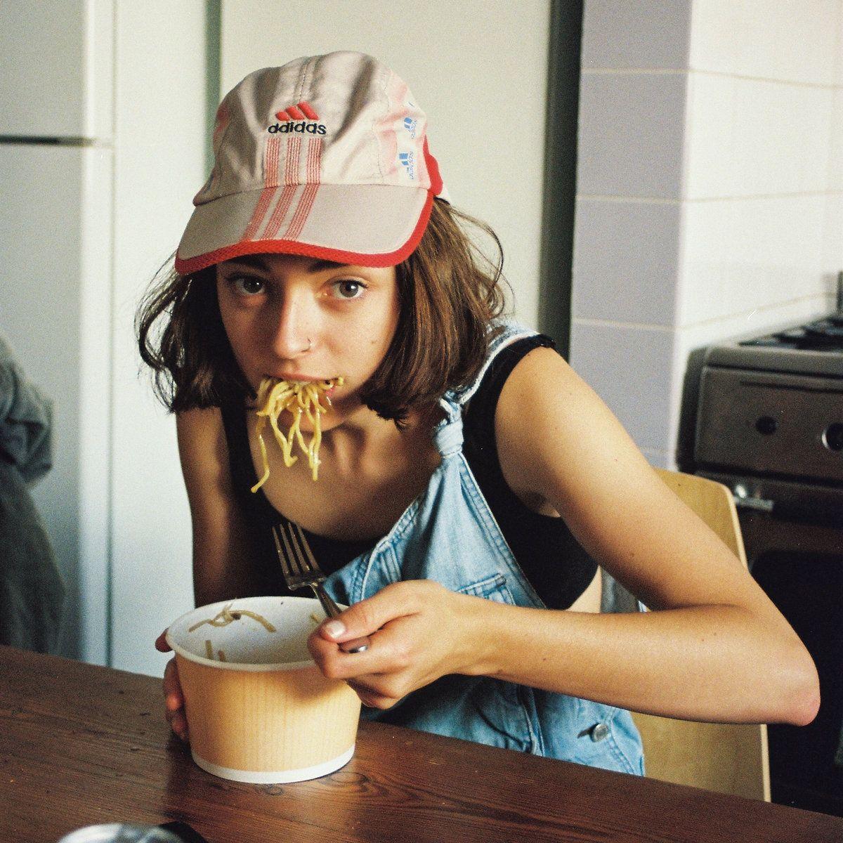 Capa do Single/EP "Thrush Metal", de Stella Donnelly