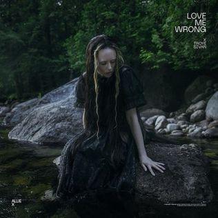 Capa do álbum "Love Me Wrong", de Troye Sivan