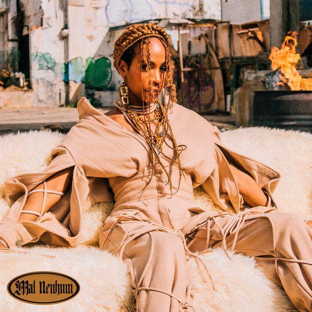 Portada del álbum "Mal Nenhum", de Karol Conká