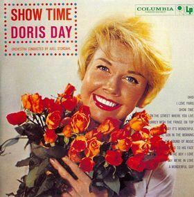 Portada del álbum "Show Time", de Doris Day