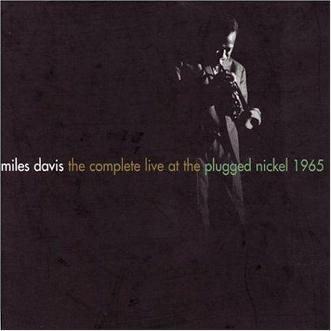 Portada del álbum "Highlights from the Plugged Nickel", de Miles Davis