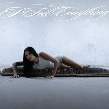 Portada de Álbum "i feel everything", de Maggie Lindemann 