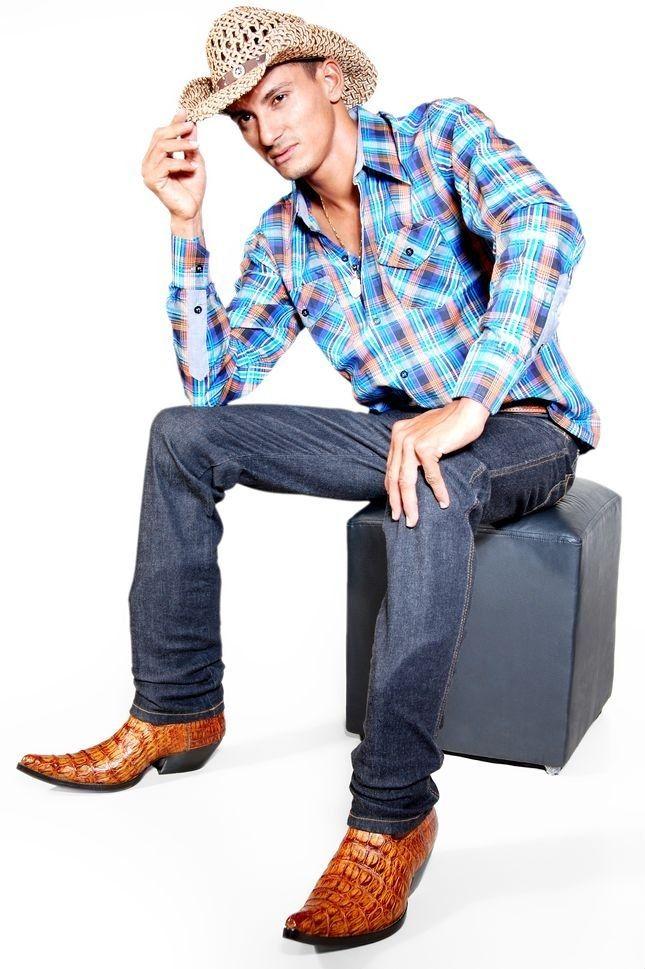 Portada de Álbum "Cada Minuto", de Léo Nascimento