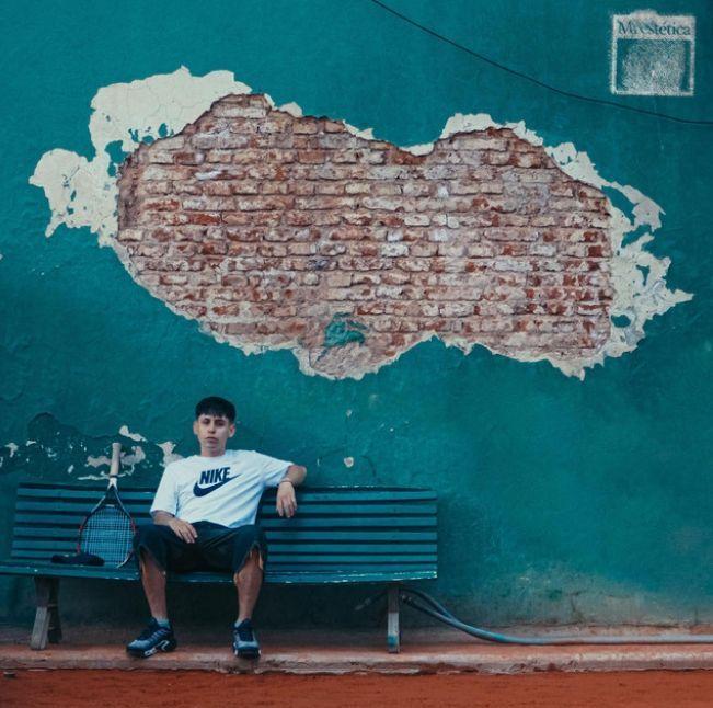 Capa do Single/EP "MI ESTÉTICA", de Rosebu