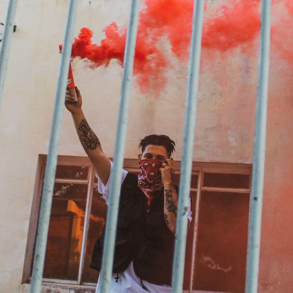 Capa do Álbum "All Eyez On Me", de Eubas Raidi