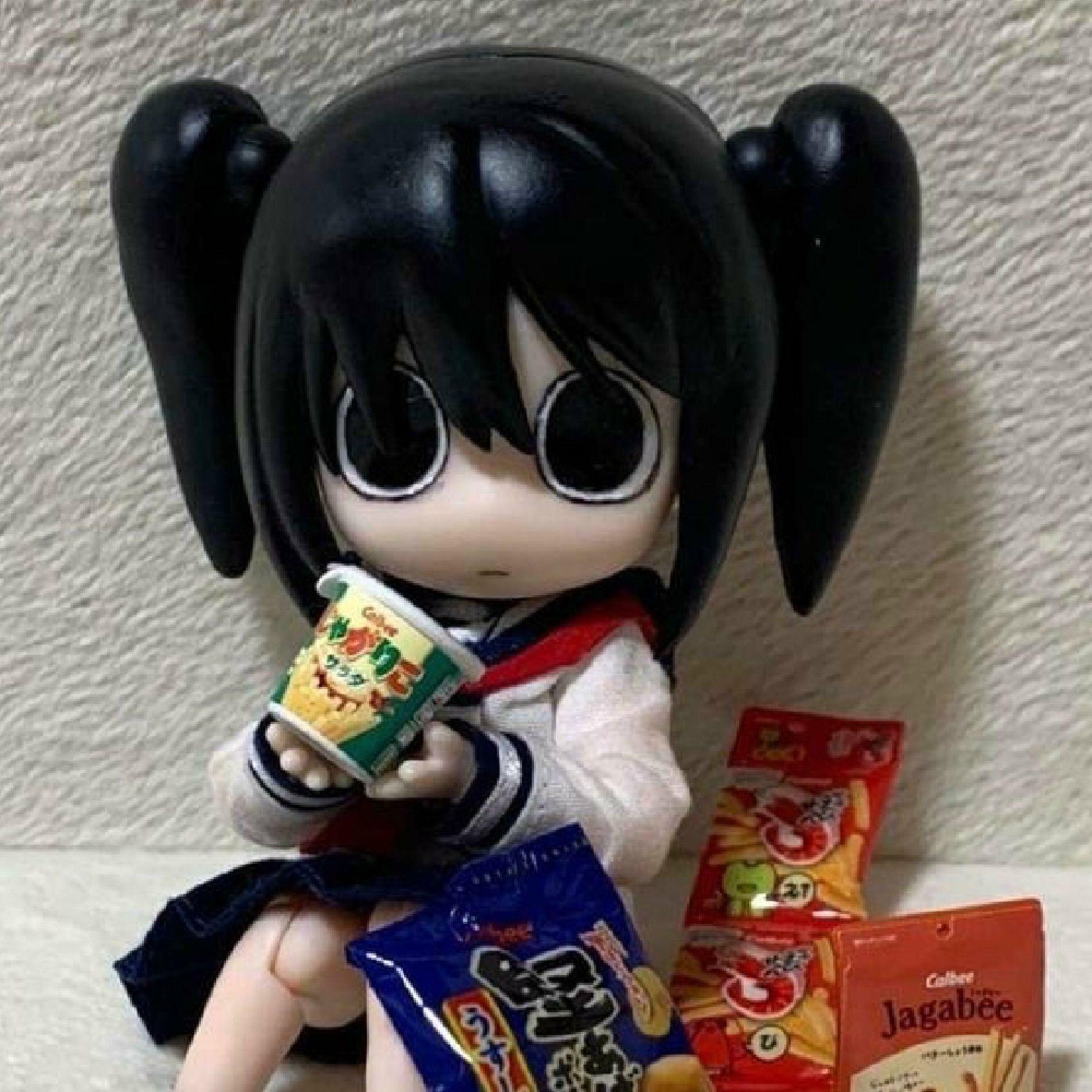 Portada de Sencillo/EP "coadjuvante (part. dudxz e luvtwic3)", de Wike