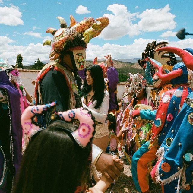 Capa do Álbum "Latinaje", de Cazzu