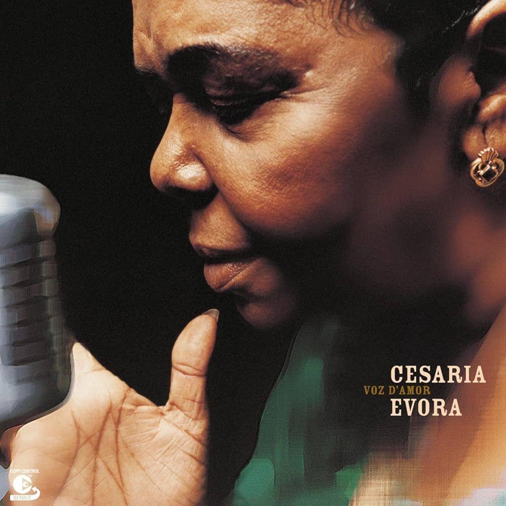 Portada de Álbum "Voz D'Amor", de Cesária Évora